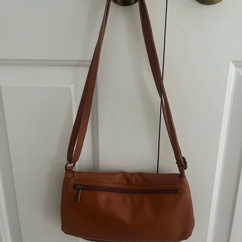 Elegant Brown Leather Shoulder Bag